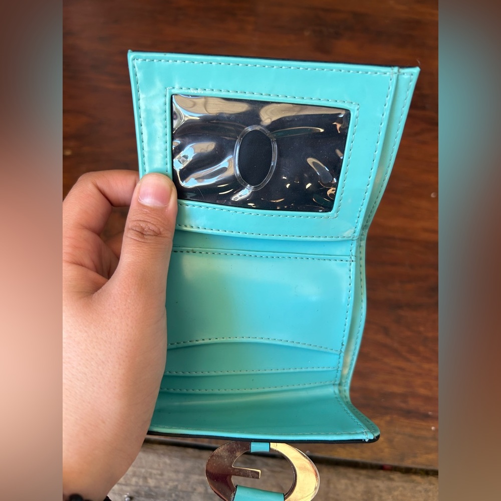 Guess wallet - Picture 3 of 3